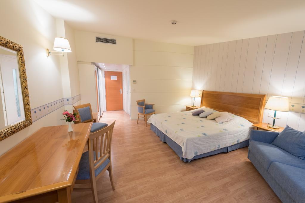 Poseidon Palace Kamínia Szoba fotó